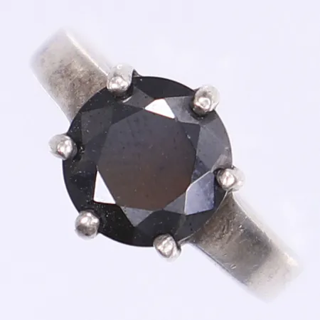 Ring med svart sten stl:16 bredd 2-10mm silver 925/1000 Vikt: 4,4 g