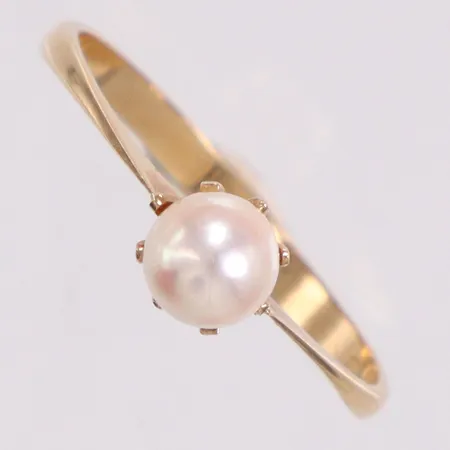 Ring med pärla stl: 19,6mm 18K Vikt: 2 g