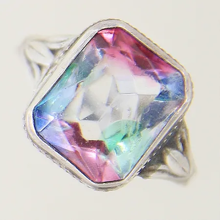 Pärlcollier odlade sötvattenpärlor Ø5-7mm längd 49cm treradigt lås med pärlemor silver 925/1000  Vikt: 127,3 g