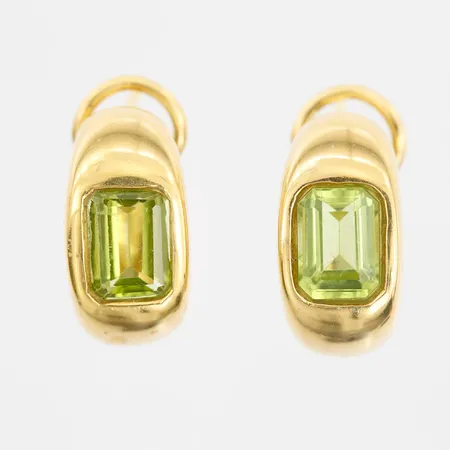 Örhängen med peridoter längd 18mm, bredd 9mm, italienska stämplar, 18K Vikt: 11,3 g