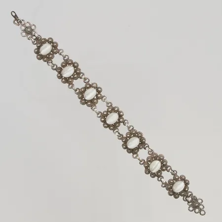 Armband 16,5cm saknar lås, ostämplat silver 18,2g.