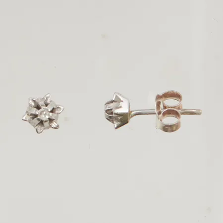 Örhängen diamanter 2x ca 0,01ct 5mm 18K 0,9g.
