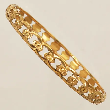 Armring med dekor Ø5,5cm bredd 6,6mm 21K Vikt: 10,9 g