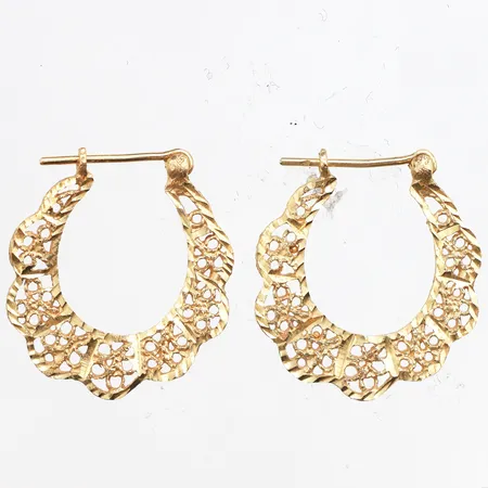 Örhängen, längd 22mm, bredd 20,9mm, något ojämna, 14K. Vikt: 3,1 g