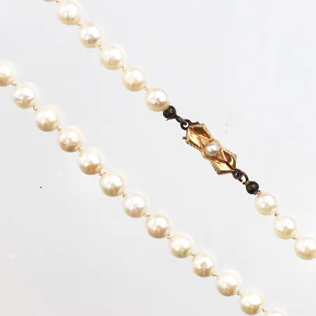 Pärlcollier med 18K lås, odlade pärlor, längd 50cm, Ø5,5-6mm, defekt lås, 18K. Vikt: 0 g