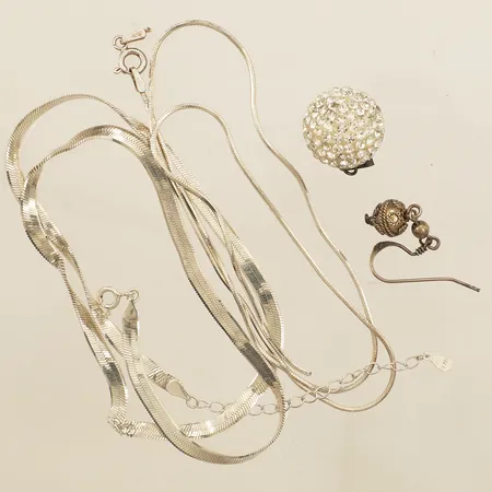 Diverse silver, delvis defekt silver 925/1000  Vikt: 15,4 g