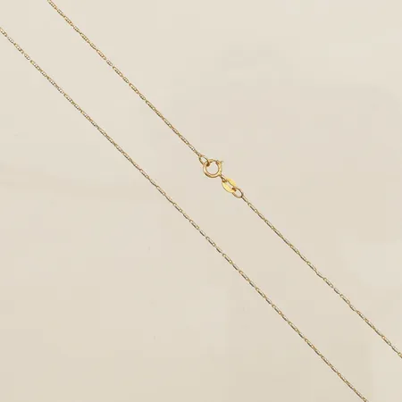 Kedja längd 45,5cm bredd 0,9mm tvåfärgat 18K Vikt: 2,5 g