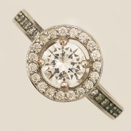 Ring med vita stenar stl:17 bredd 10,5mm silver 925/1000 Vikt: 2,6 g