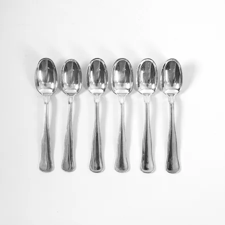 Sex kaffeskedar modell Gammal dansk, längd 12cm, tre med gravyr, etui, silver 830/1000 Vikt: 116,6 g