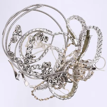 Diverse silver defekt 830-925/1000 Vikt: 142 g