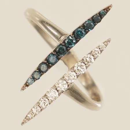 Kedja Ankar längd 42cm bredd 0,7mm integrerat hänge med diamant 1xca0,33ct enligt gravyr hängets mått inkl ögla 8,0x5,0mm vitguld 18K  Vikt: 1,6 g