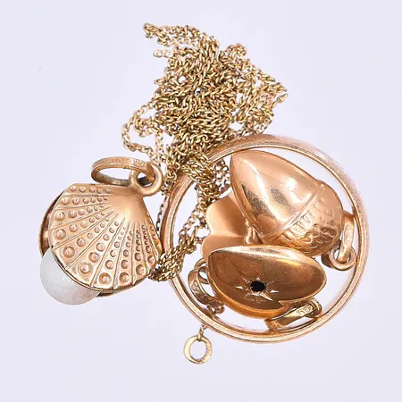 Collier doserad Bismarck längd 43cm bredd 4-8mm 18K. Vikt: 20,9 g