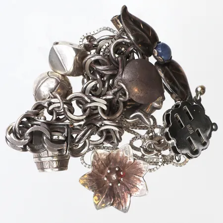 Diverse silver, defekter, ojämnheter, stenar, pärlor, 830-925/1000 silver. Vikt: 34,1 g
