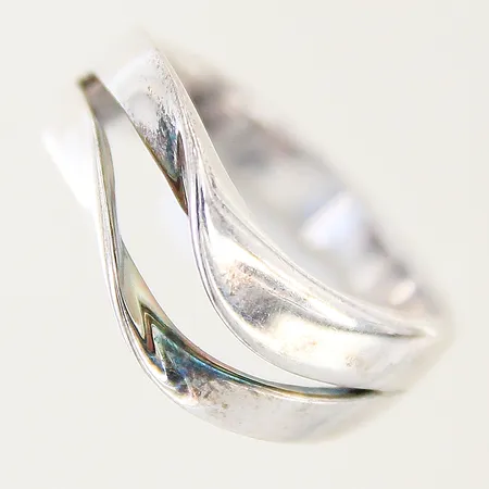 Ring stl:15¾ bredd 3,9 - 9mm silver 925/1000 Vikt: 4,9 g