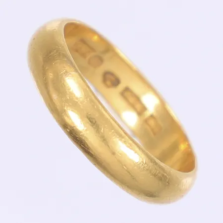 Ett par örhängen med vita stenar 6x5mm 18K Vikt: 0,6 g