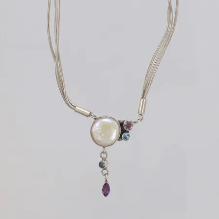 Collier med pärla och färgade stenar, defekt, brott på länk vid lås, 925/1000 silver Vikt: 15,5 g