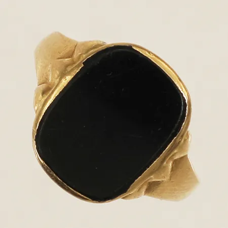 Ring med onyx defekt 18K Vikt: 3 g