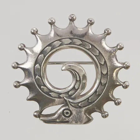 Brosch 38mm stämplad KMT, P6=1944, 813/1000 Silver 13,0g.