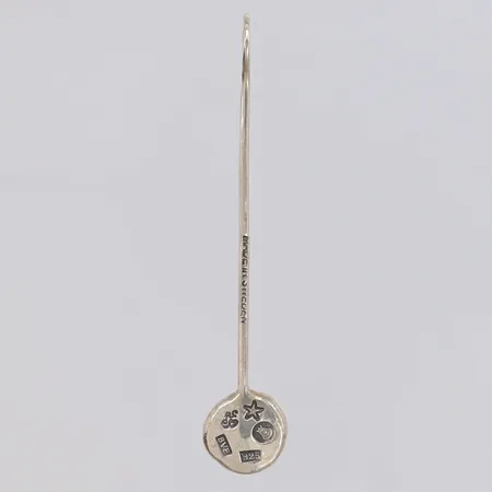 Hänge med stämpeldekor, 6,5cm, bredd 7mm, Bo Ekström, Gaffelkonst, 925/1000 SILVER Vikt: 3,4 g