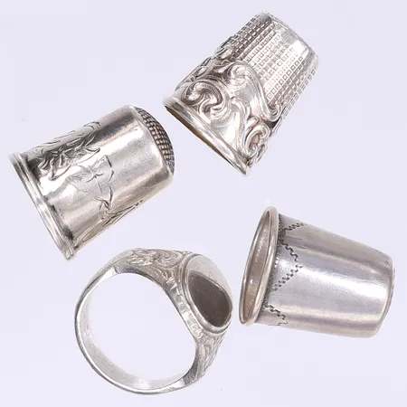 Tre fingerborgar, 1 ring, buckligt/defekt, ring ostämplad, silver 830/1000 Vikt: 23 g
