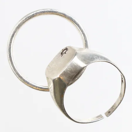 Diverse silver, defekter, ojämnheter, sten, 835-925/1000 silver. Vikt: 10 g