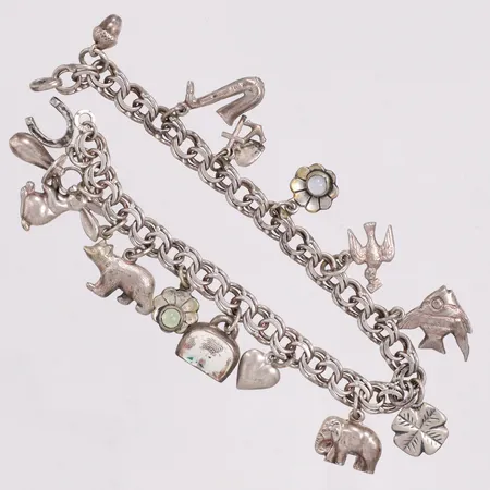 Armband Bismarck 15 berlocker längd 18 cm bredd 6 mm silver 830/1000 Vikt: 18,6 g