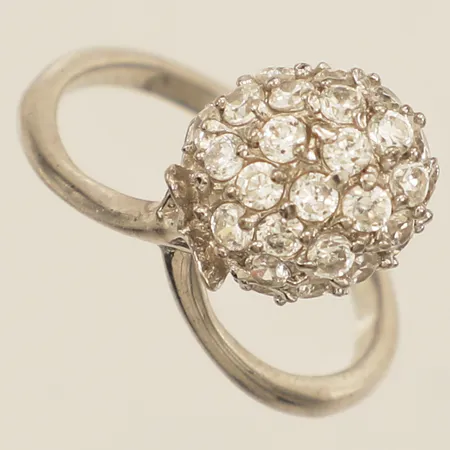 Ring jordgubbe stl:17 bredd 10,5mm med vita stenar silver 925/1000 Vikt: 3,4 g