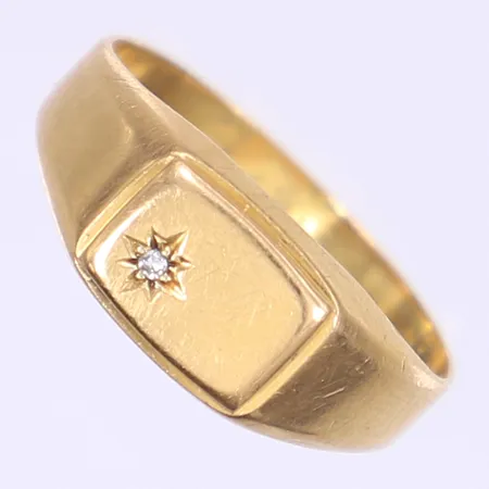 Klackring med vit sten stl:20 bredd 3-9mm, repig, 18K Vikt: 2,7 g