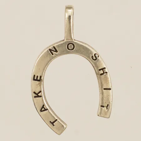 Hänge hästsko Efva Attling " Take no shit" längd 25,7mm bredd 17,2mm silver 925/1000 Vikt: 3,1 g