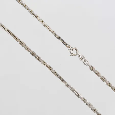 Kedja längd 71,5cm, bredd 3mm, silver 830/1000 Vikt: 27,2 g