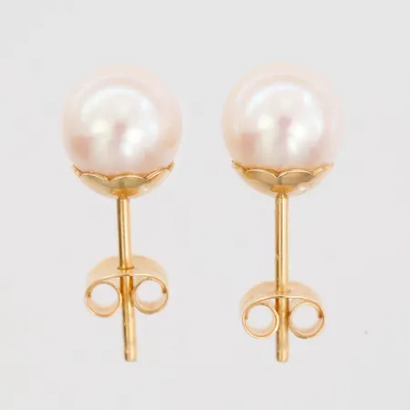 Örhängen med odlade pärlor Ø7mm, något rosa ton, GHA, 18K Vikt: 1,6 g