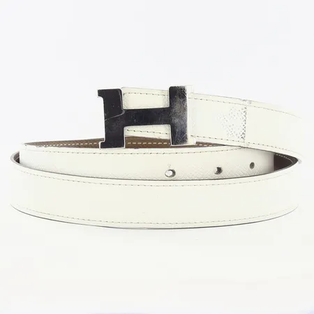 Bälte Hermés stl 95, vitt med spänne i vitmetall, bredd 23mm, med originaletui, repor på spänne, små skador på bälte