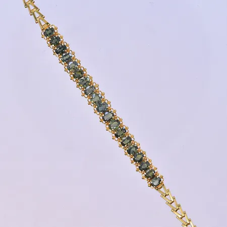 Armband längd 19cm bredd 17mm defekt länk 22K. Vikt: 10,3 g