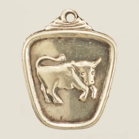 Hänge tjur längd 20mm, bredd 15,6mm Alton Guldvaru Ab år 1970 silver 830/1000 Vikt: 2,6 g