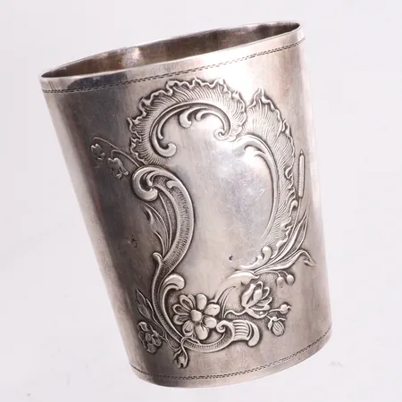 Bägare höjd 8 cm Ø35,4mm ojämn silver 820/1000 Vikt: 120 g