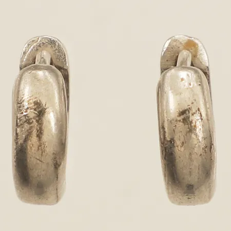 Ett par örhängen längd 13,6mm, bredd 4,8mm silver 925/1000 Vikt: 3,3 g