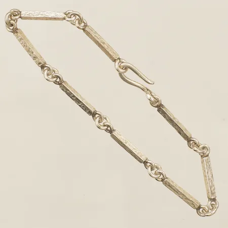 Armband längd 18cm bredd 2,1mm Silversmed Jan Brunk år 1991 silver 925/1000 Vikt: 7,9 g