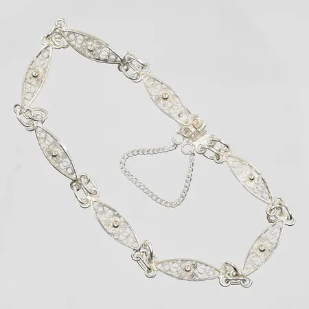 Collier Bismarck doserad längd 45cm, bredd 3-5mm, silver 835/1000. Vikt: 13 g