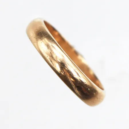 Ring, stl:17, bredd 4mm, något repig, 18K. Vikt: 4,6 g