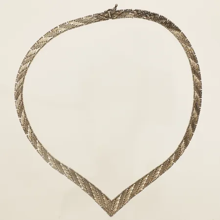 Collier halvstel längd ca 40cm, bredd 6-8,7mm defekt lås Italy silver 925/1000 Vikt: 32,5 g