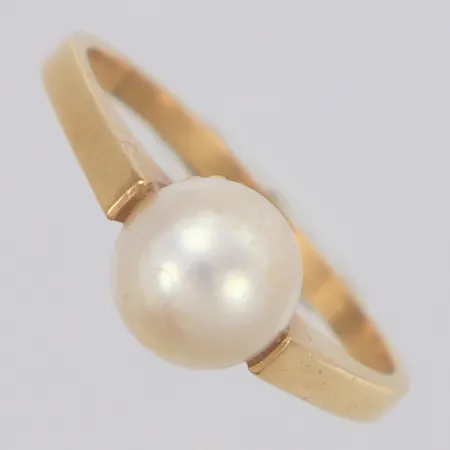 Ring med odlad pärla Ø7,3mm stl:17½, 18K Vikt: 3,4 g