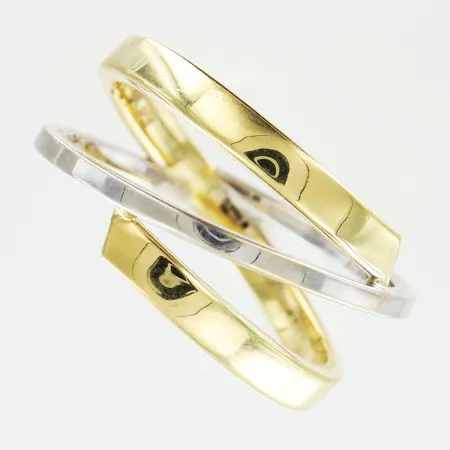 Armband Guldfynd längd 18,3cm bredd 5mm bredd ihålig 18K.  Vikt: 4,9 g