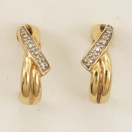 Ett par örhängen med diamanter 4xca0,005ct längd 11,5mm bredd 4,4mm 14K Vikt: 1,4 g