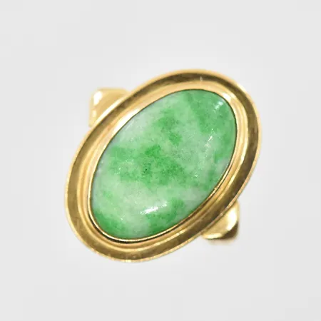 Ring med grön sten stl:15, bredd 3-19mm, 18K. Vikt: 5,9 g