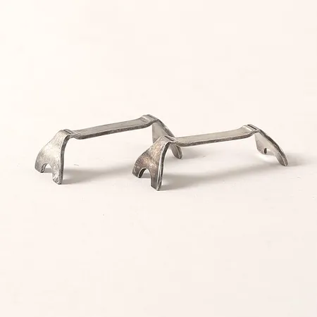 Två smörhundar Markströms Guldsmeds Ab K G år 1975, längd 5,5cm, silver 830/1000 Vikt: 27,7 g
