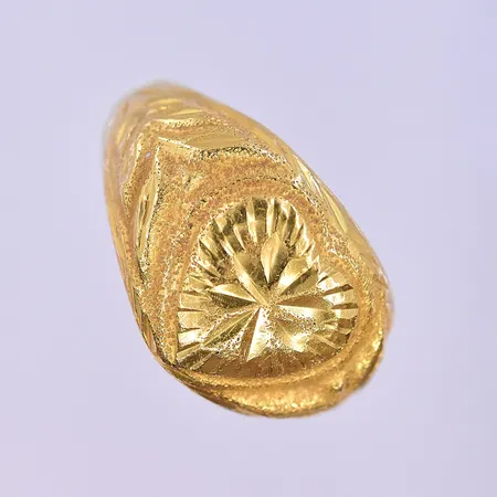 Armband thaiguld längd 15,5cm bredd 2-7mm 23K. Vikt: 3,7 g