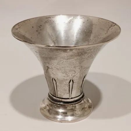 Pokal höjd 7,5cm Ø8,5mm år 1932 personlig gravyr silver 830/1000 Vikt: 57,5 g