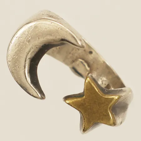 Ring med halvmåne samt förgylld stjärna stl:17, bredd 5,8-13mm Mexico silver 925/1000 Vikt: 11,1 g