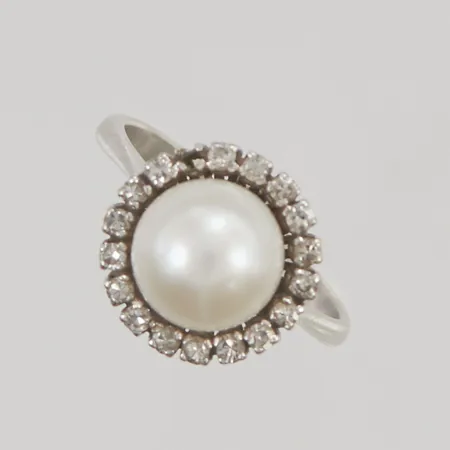 Ring stl:17 bredd 13mm pärla, små diamanter, en sten saknas, 12K 4,8g.
