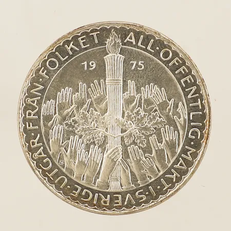 Minnesmynt Valör:50kr år 1975 "All Offentlig Makt I Sverige Utgår Från Folket" Ø36mm, etui silver 925/1000  Vikt: 27,2 g